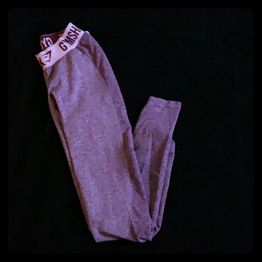 Gym shark leggings